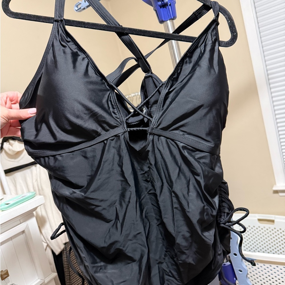 EUC-Torrid Size 3 Black Wire-Free XO Cinch Side Tankini top - Picture 5 of 8